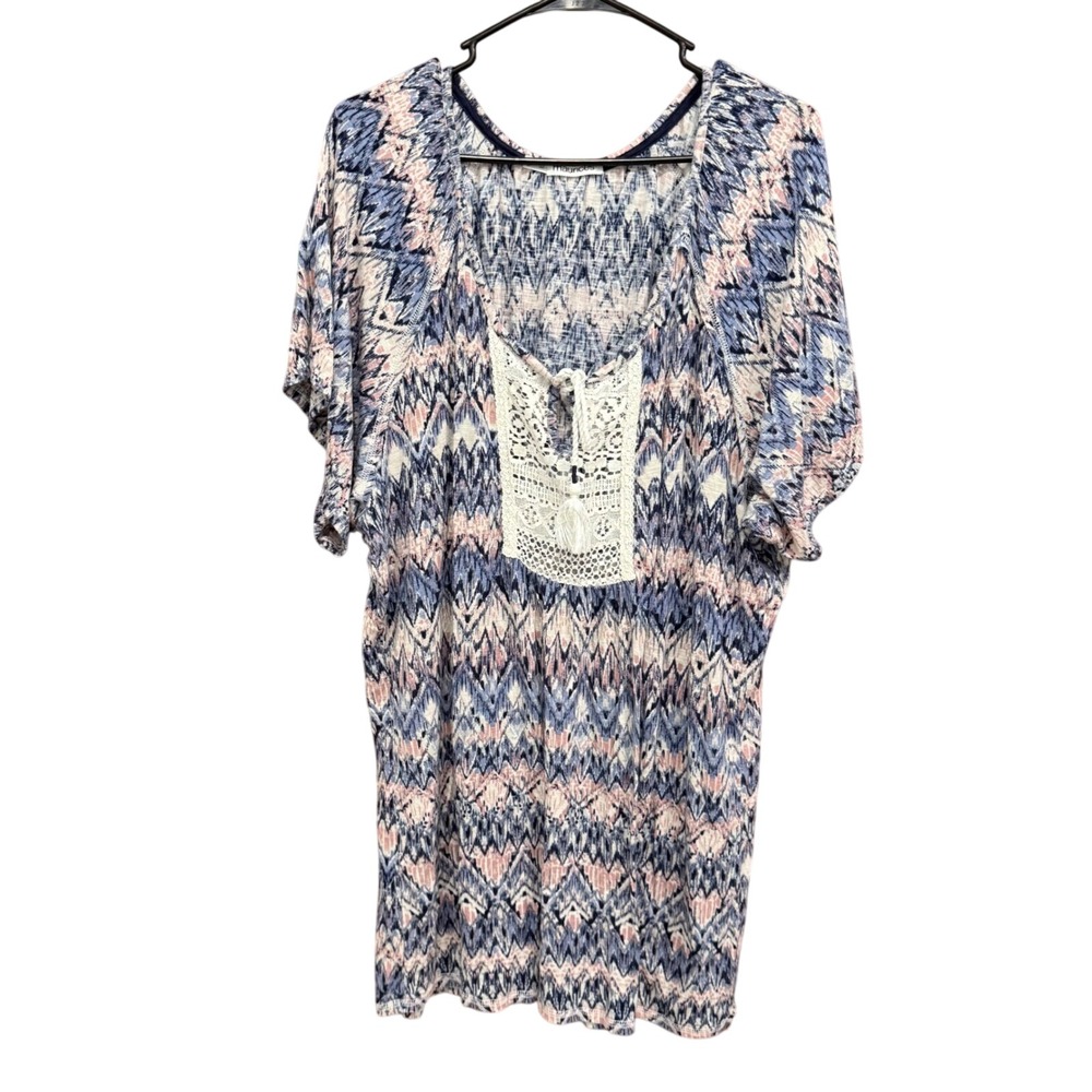 Maurice's‎ Womens Top Size 3 Tunic Blouse Blue Pink White Print Crochet Boho